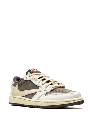 AIR JORDAN 1 x TRAVIS SCOTT LOW REVERSE MOCHA